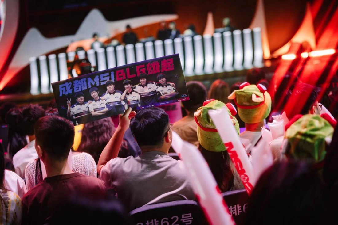 WBG祝辅助Crisp生日快乐：祝刘少始终以坚韧写就自己的咏歌