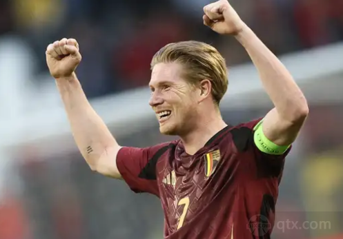 完美收官！ TES锁定常规赛第一