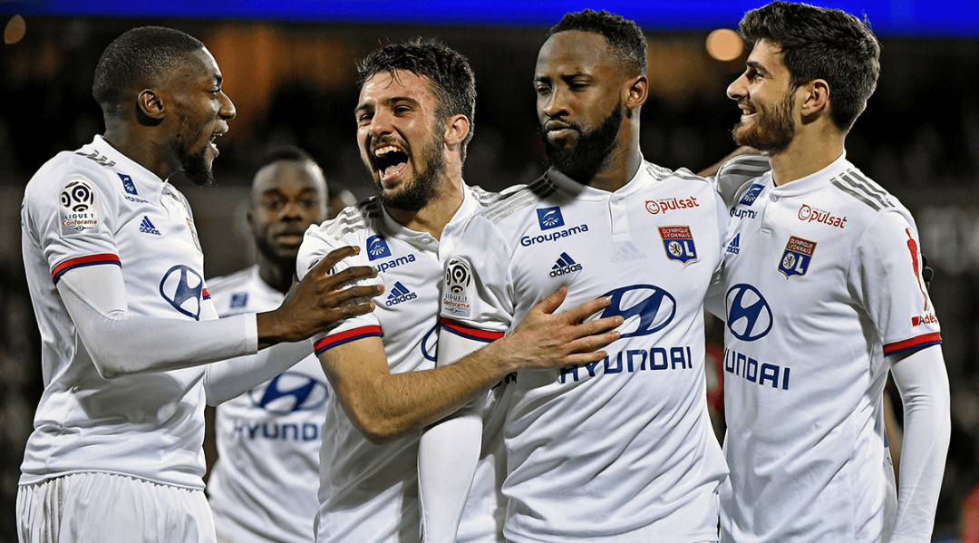 HooXi 与 Astralis 签订全职合同时表示：“不，目前没有。现在我回到了我离开的地方。”